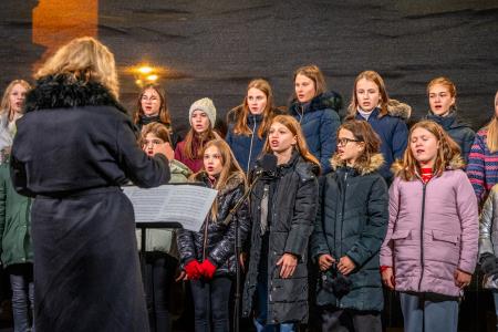 V Kamniku zasijale novoletne lučke (2)